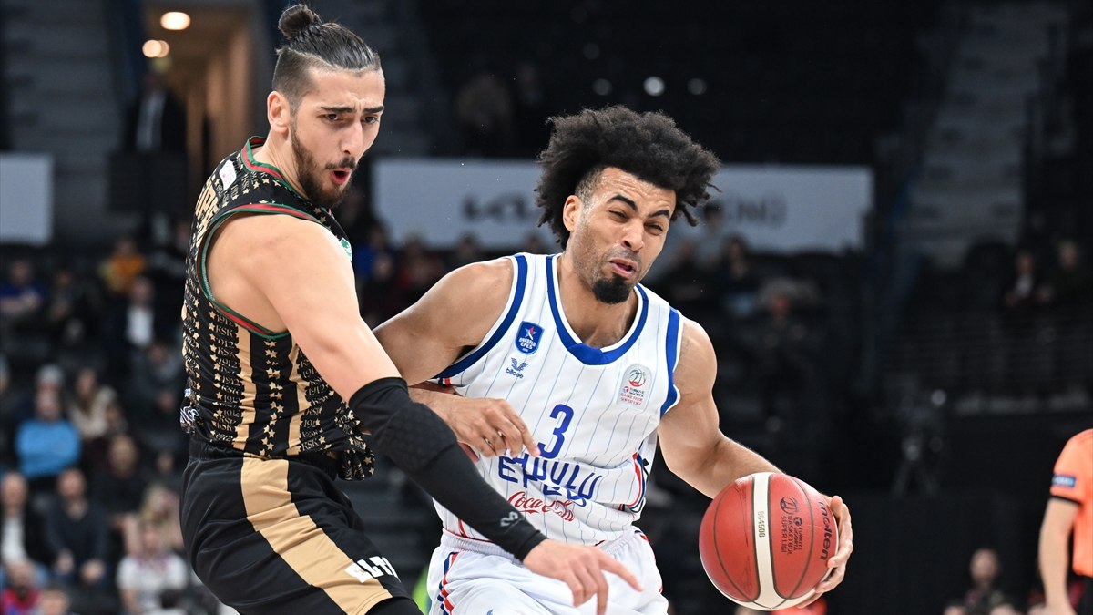 Anadolu Efes, Karşıyaka’yı devirdi