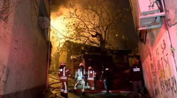 Beyoğlu’nda Gecekonduda Yangın ve Patlama