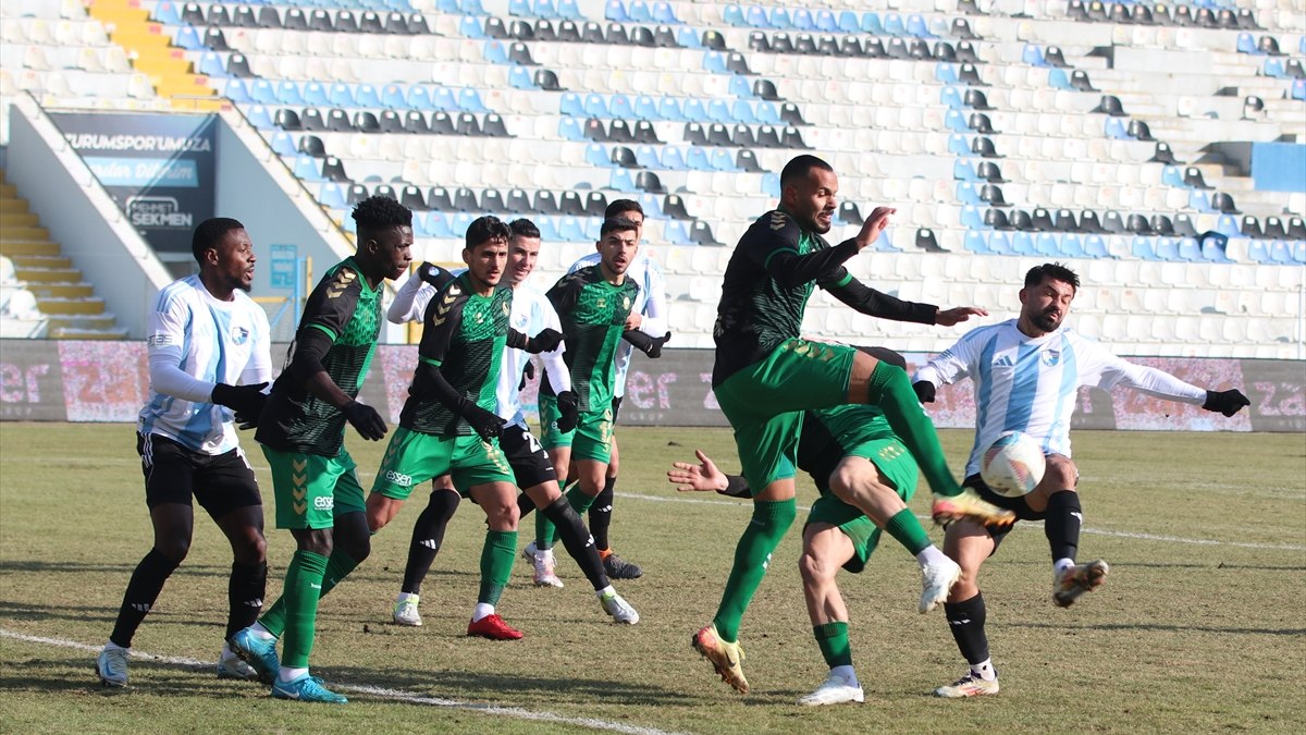 Erzurumspor FK – Sakaryaspor maçında gol sesi çıkmadı