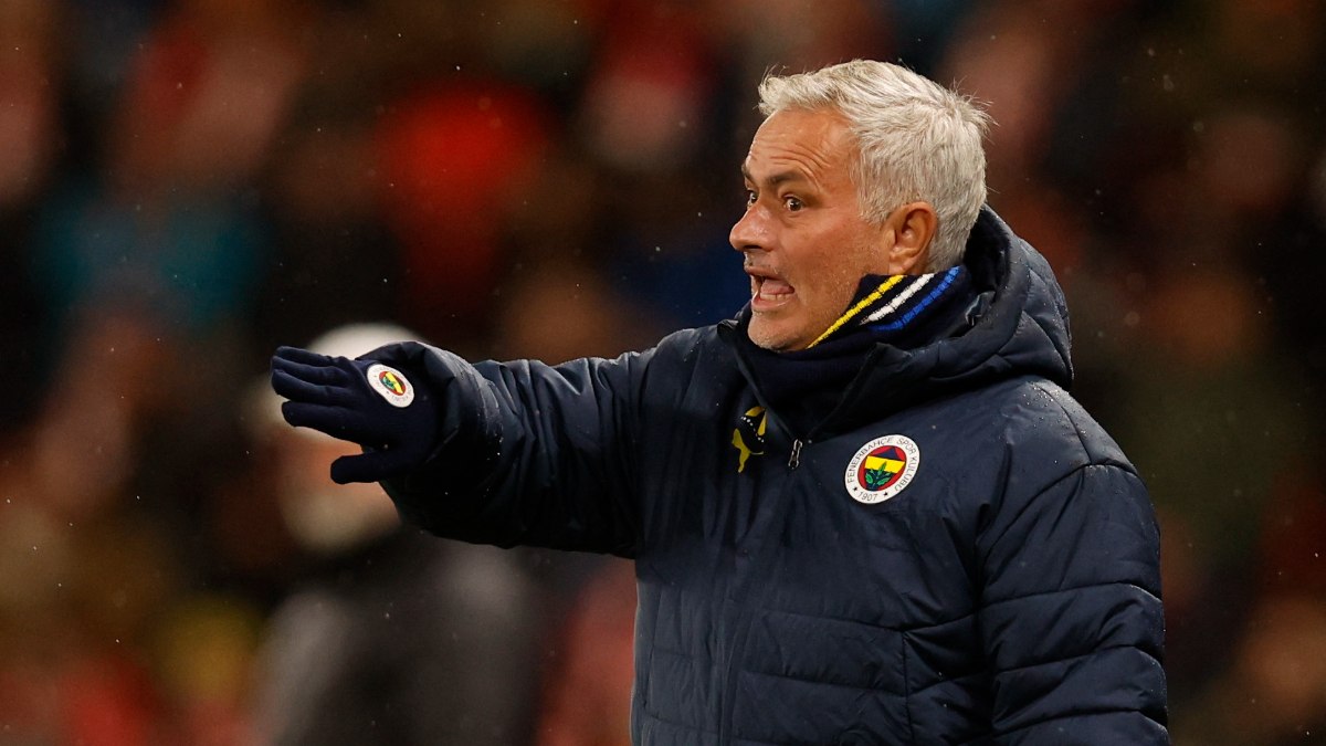 Fenerbahçe’den açıklama: Jose Mourinho, operasyon geçirdi