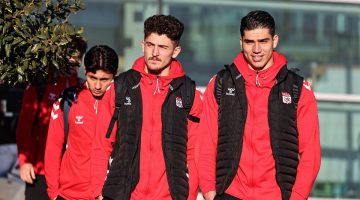 Sivasspor, Türkiye Kupası maçı için süratli trenle Ankara’ya ulaştı
