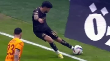 Top çıktı mı, çıkmadı mı? İşte Galatasaray-Trabzonspor maçına damga vuran konuma yapılan yorumlar