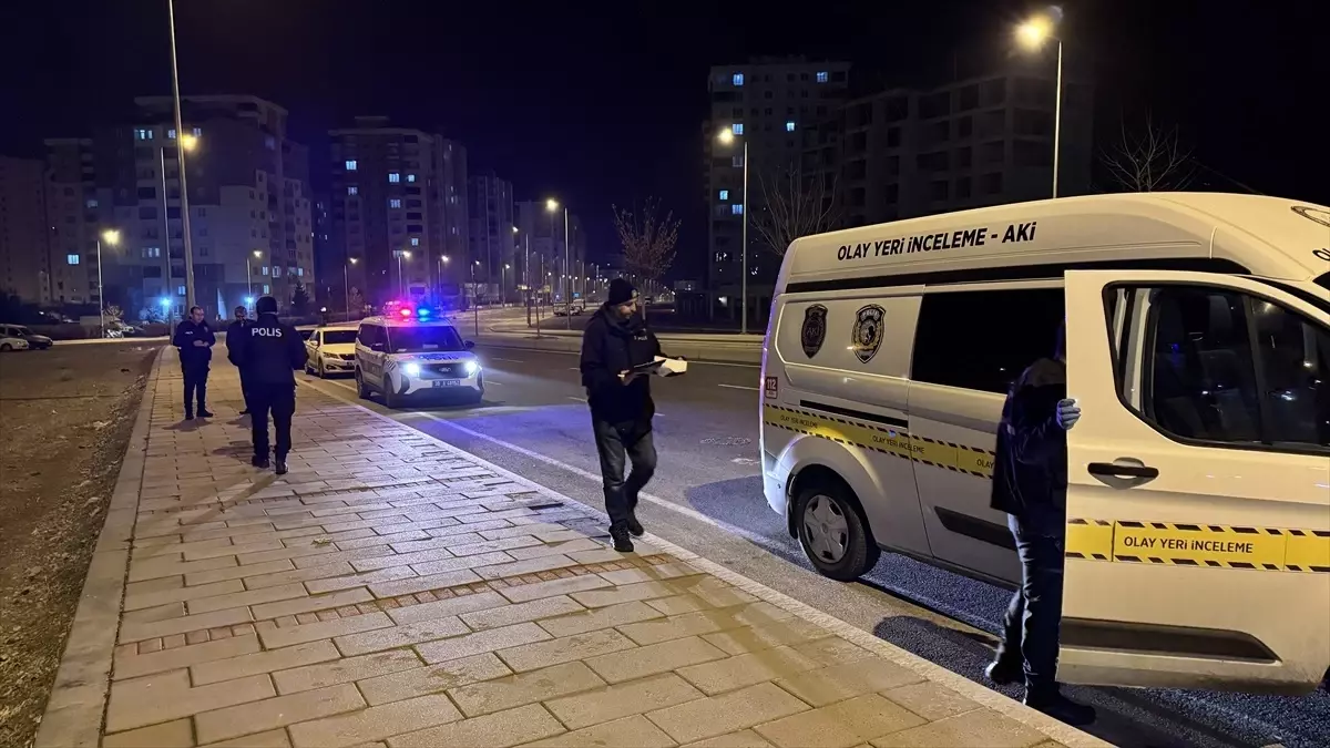 Kayseri’de Bıçaklı Hengame: 19 Yaşındaki Genç Yaralandı